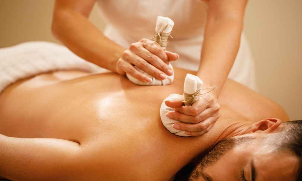 Ayurvedic Warm Therapies for Joint Mobility & Relaxation