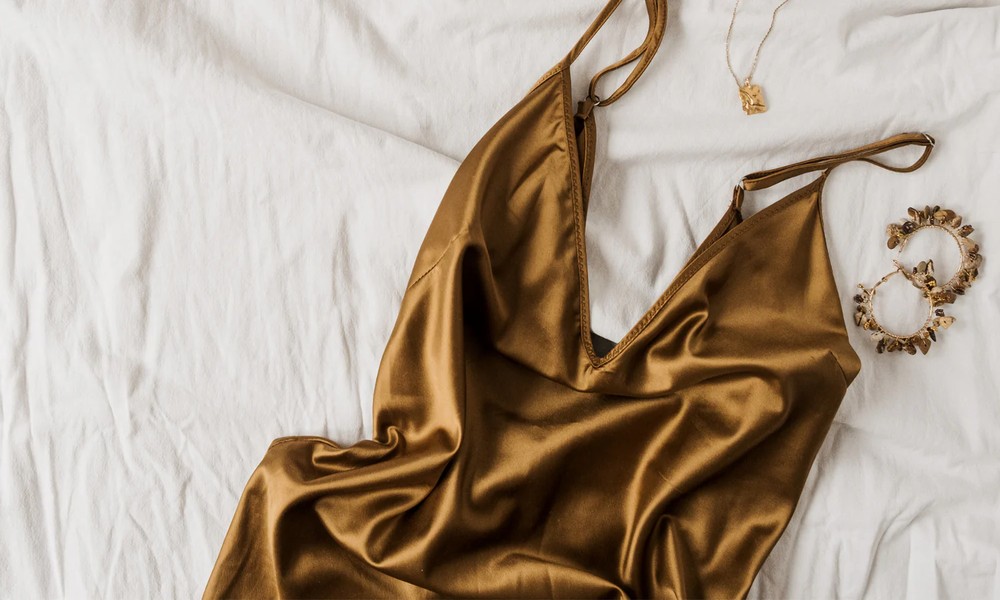 The Fabric Face-Off: Silk vs. Satin vs. Sustainable Modal — Which Slip Dress Wins?