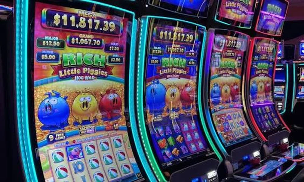 How do activity logs remain on-chain in bitcoin bonus roulette gameplay?